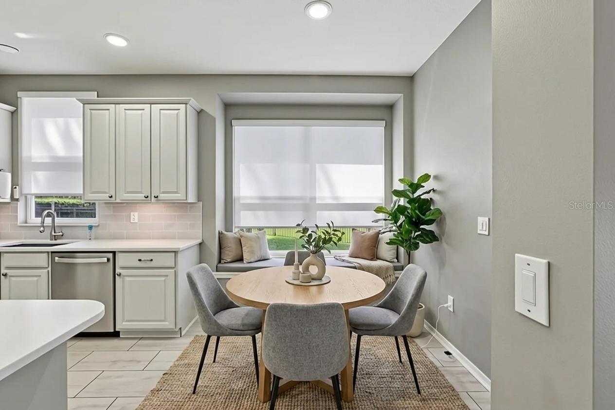 Listing photo id 10 for 22850 Collridge Drive