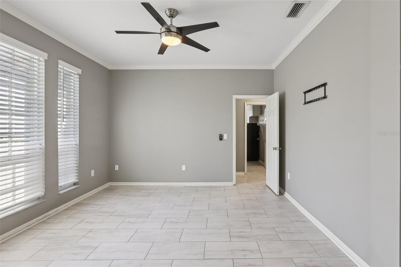 Listing photo id 24 for 22850 Collridge Drive