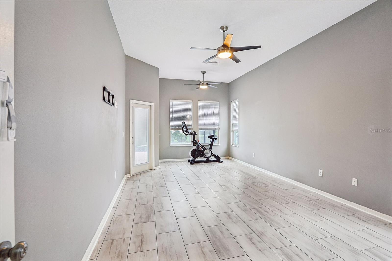 Listing photo id 30 for 22850 Collridge Drive