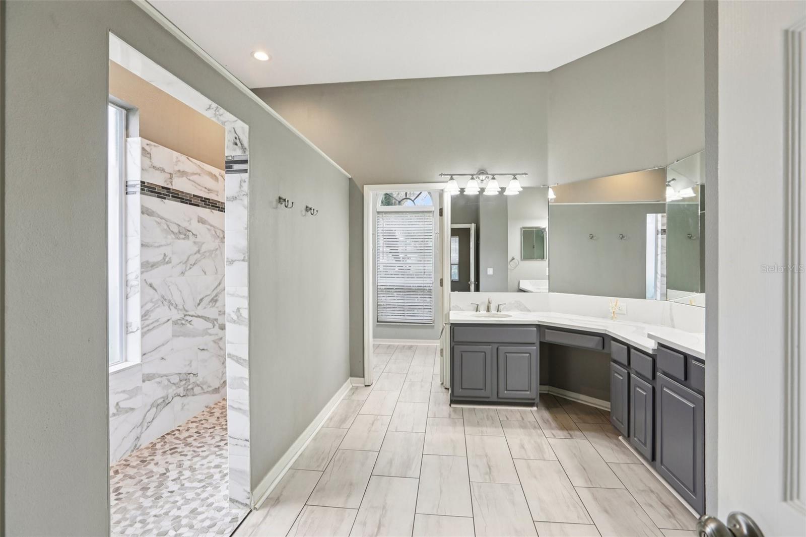 Listing photo id 34 for 22850 Collridge Drive