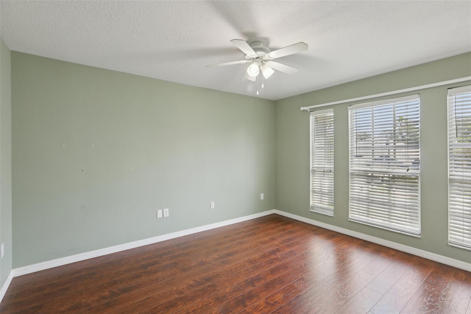 Listing photo id 38 for 22850 Collridge Drive