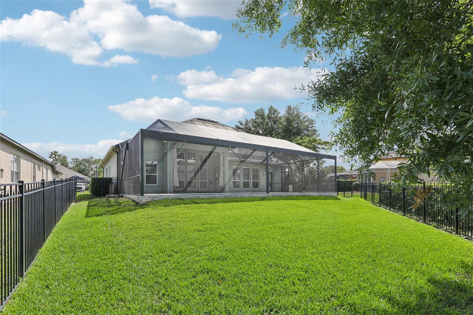 Listing photo id 54 for 22850 Collridge Drive