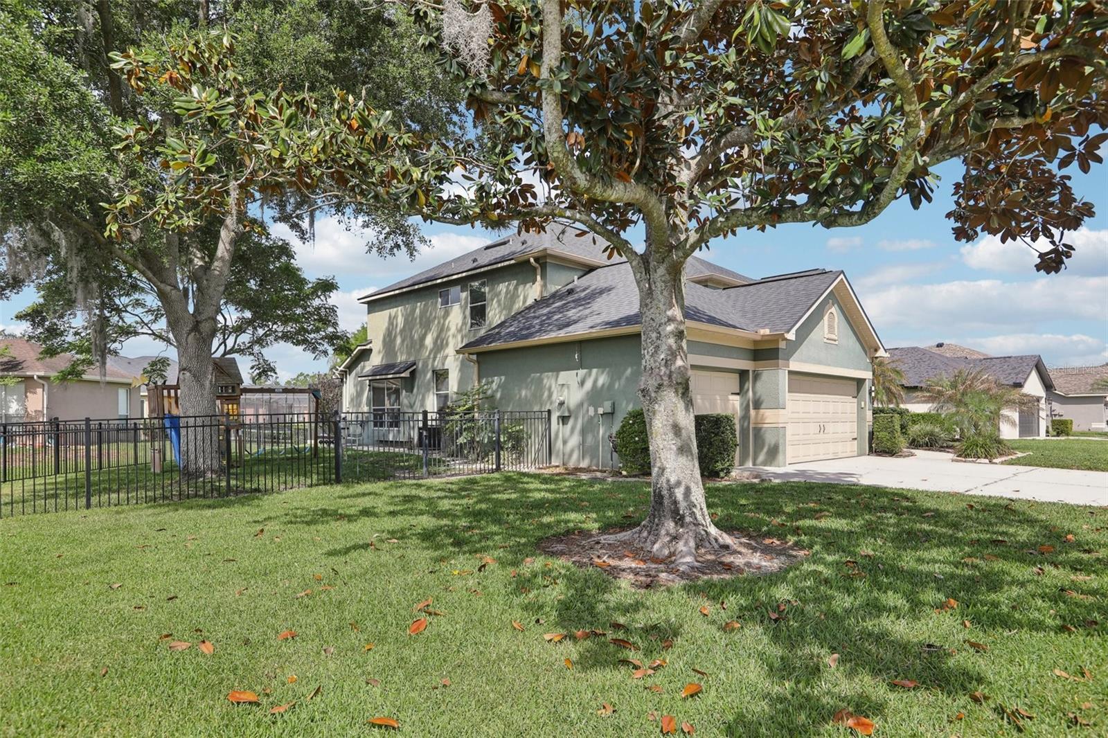 Listing photo id 4 for 22850 Collridge Drive