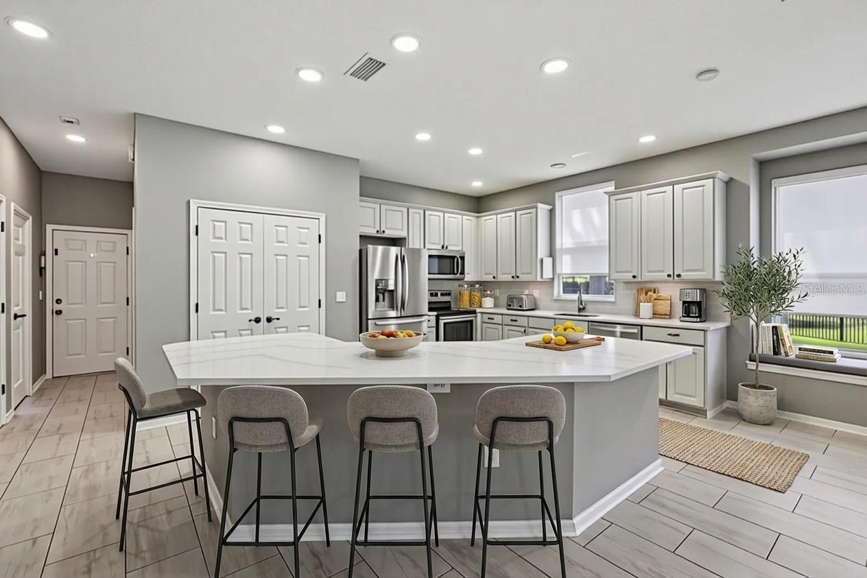 Listing photo id 5 for 22850 Collridge Drive