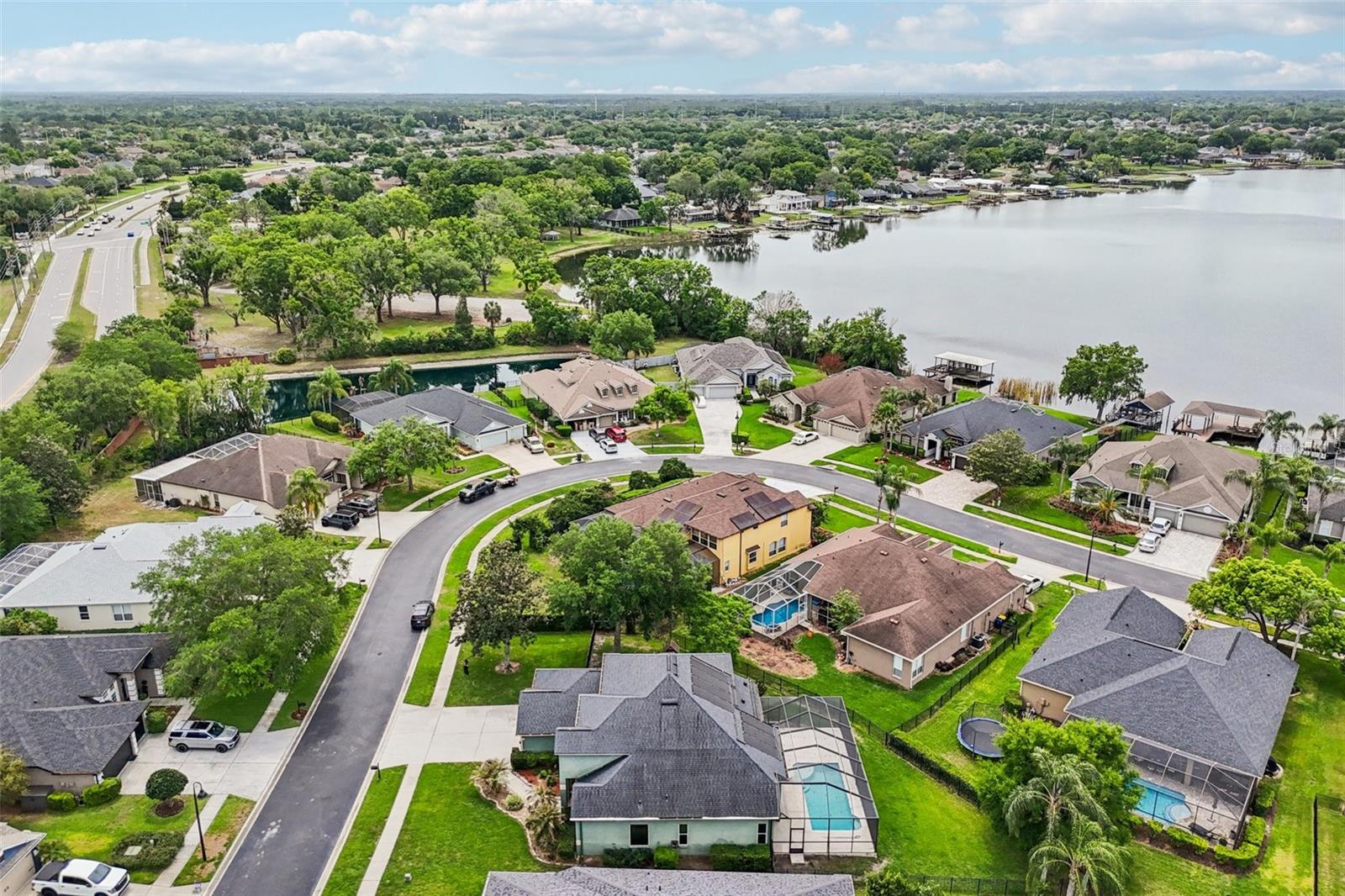 Listing photo id 71 for 22850 Collridge Drive