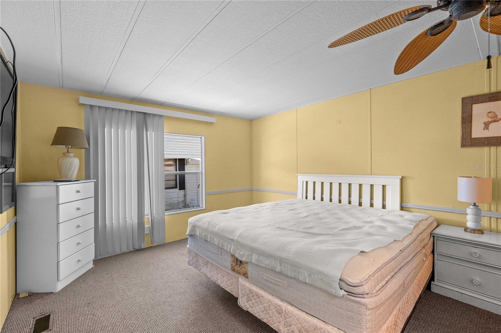 Listing photo id 14 for 5427 Seville Drive