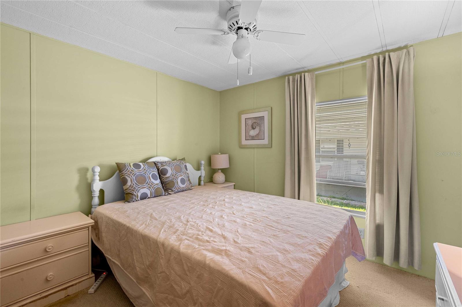 Listing photo id 18 for 5427 Seville Drive