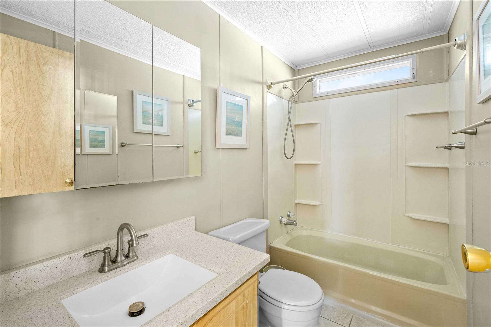 Listing photo id 20 for 5427 Seville Drive