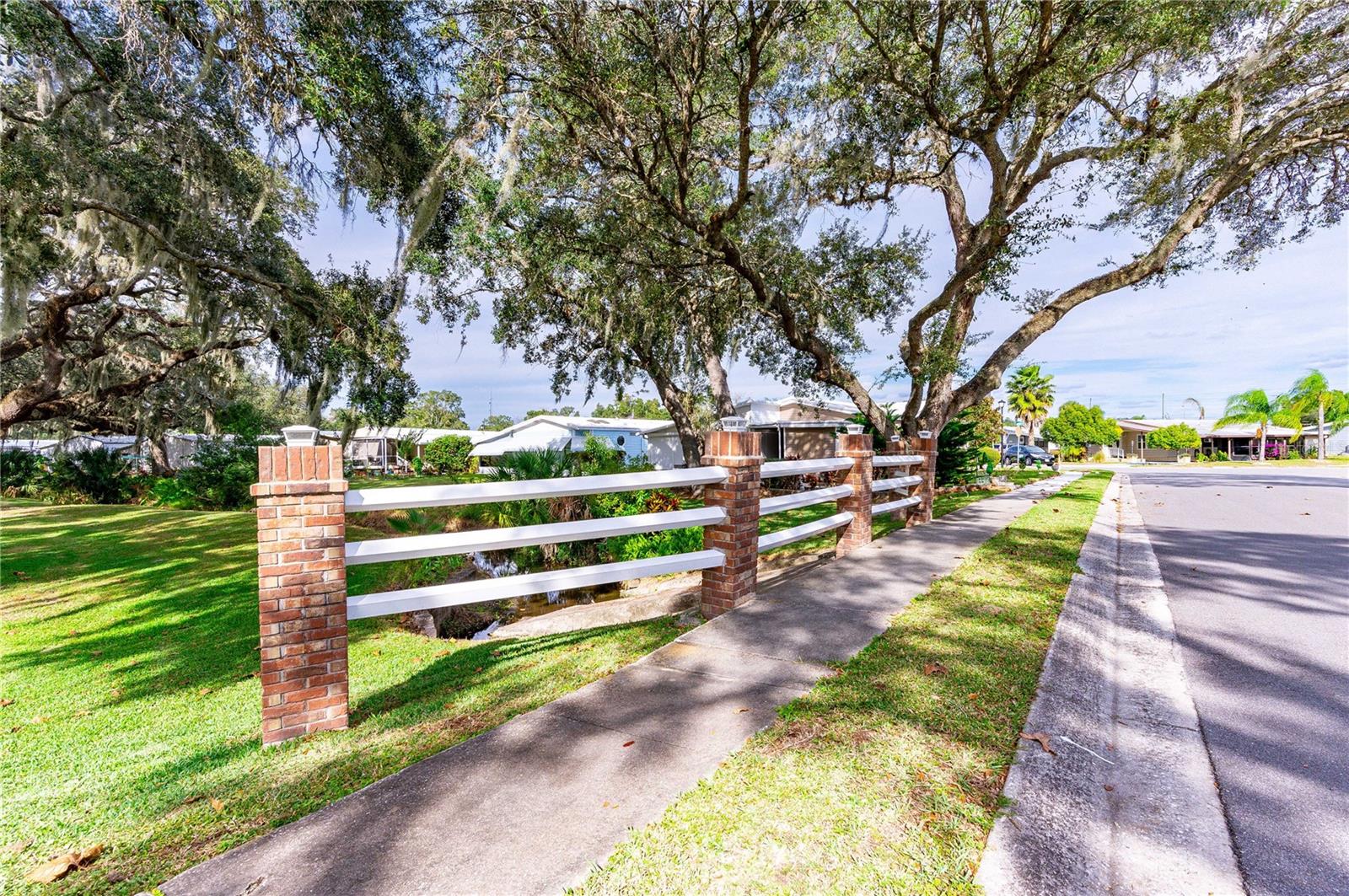 Listing photo id 35 for 5427 Seville Drive