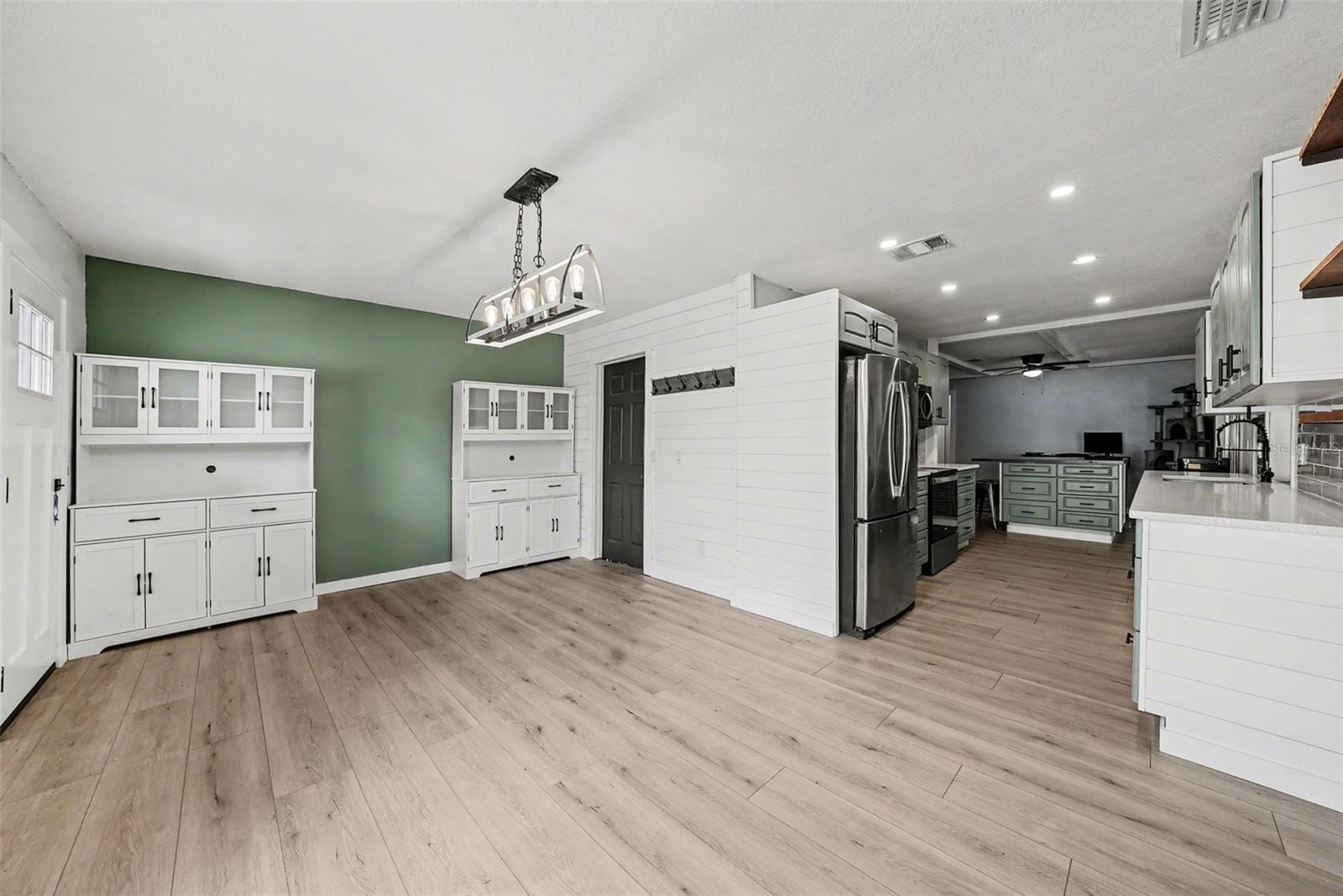 Image 10 of 30 For 1810 Driftwood Circle S