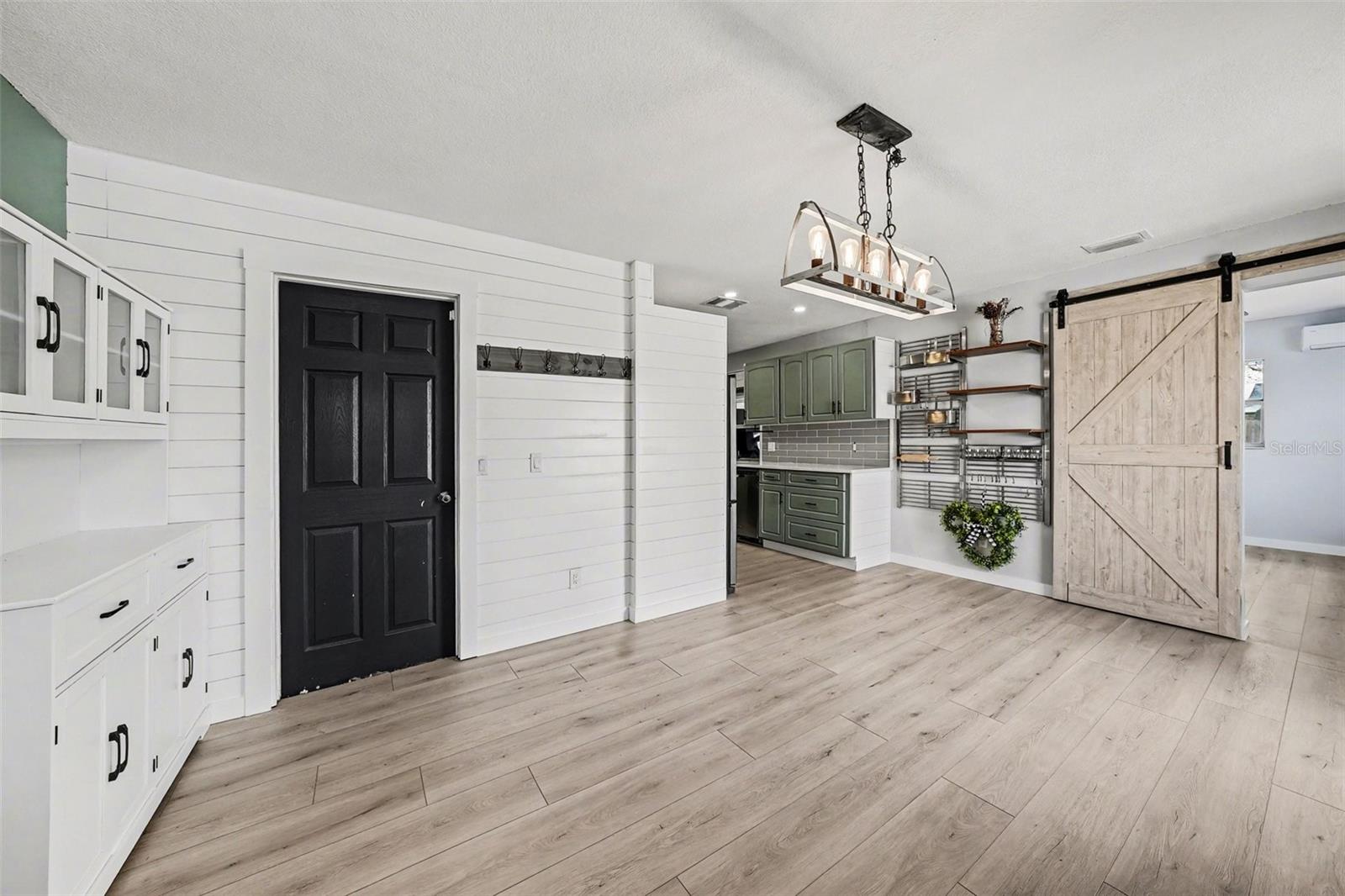 Image 11 of 30 For 1810 Driftwood Circle S