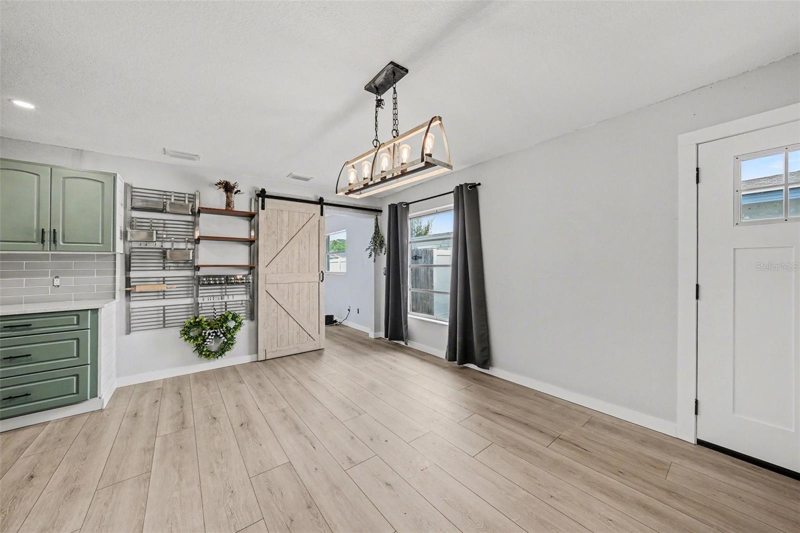 Image 12 of 30 For 1810 Driftwood Circle S