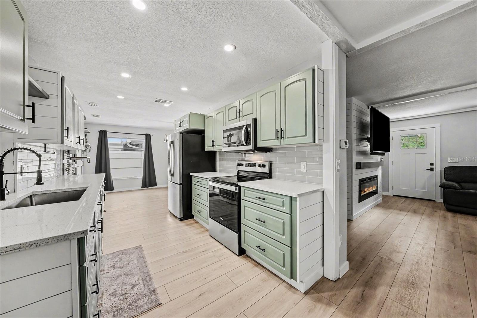 Image 13 of 30 For 1810 Driftwood Circle S