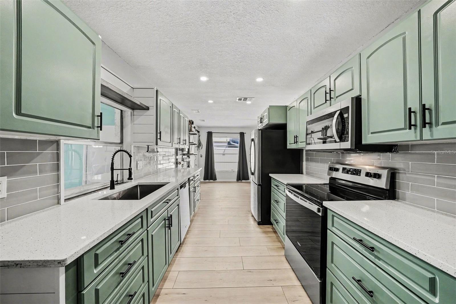 Image 14 of 30 For 1810 Driftwood Circle S