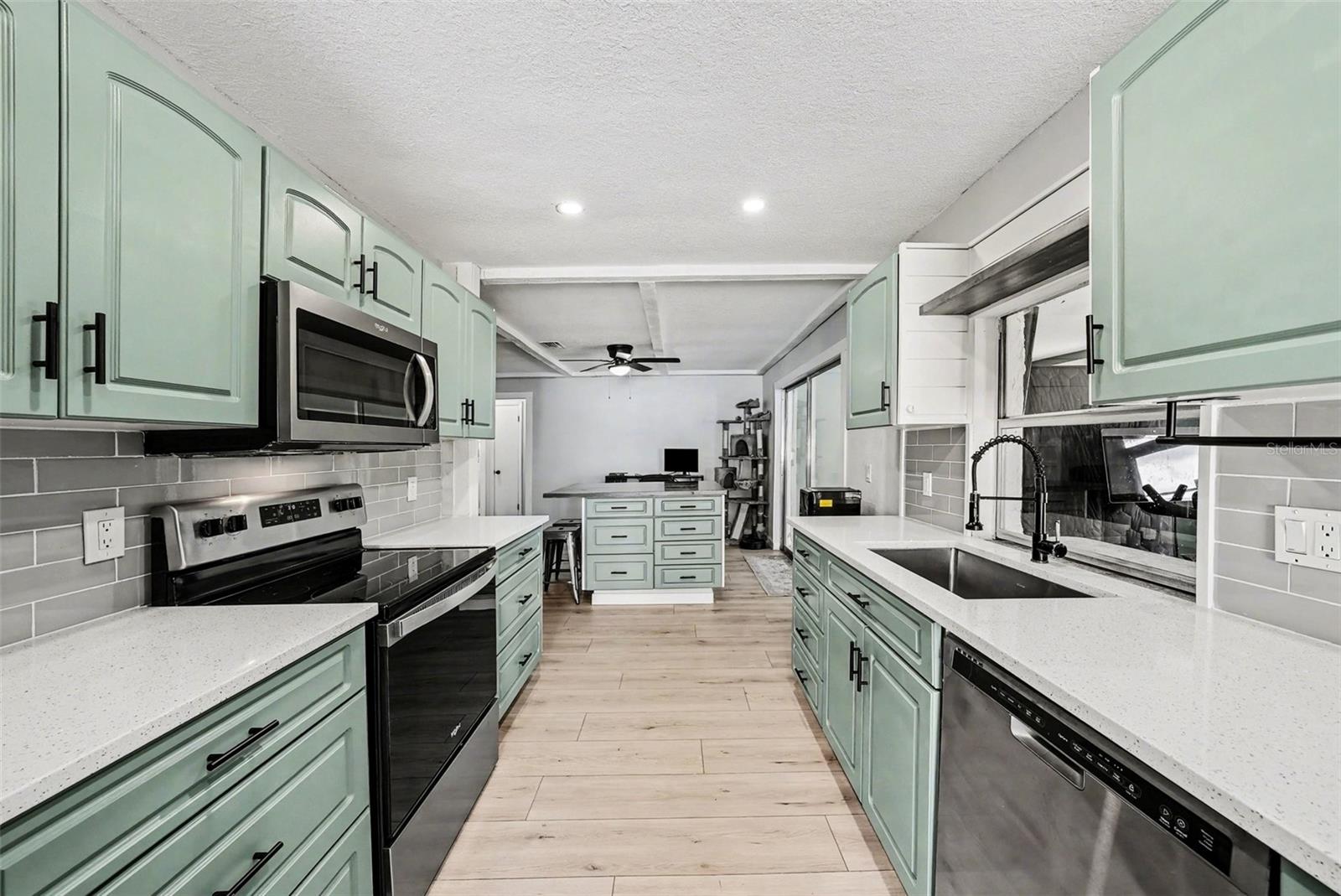 Image 15 of 30 For 1810 Driftwood Circle S