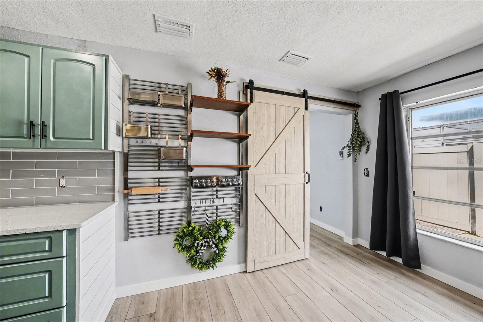 Image 17 of 30 For 1810 Driftwood Circle S