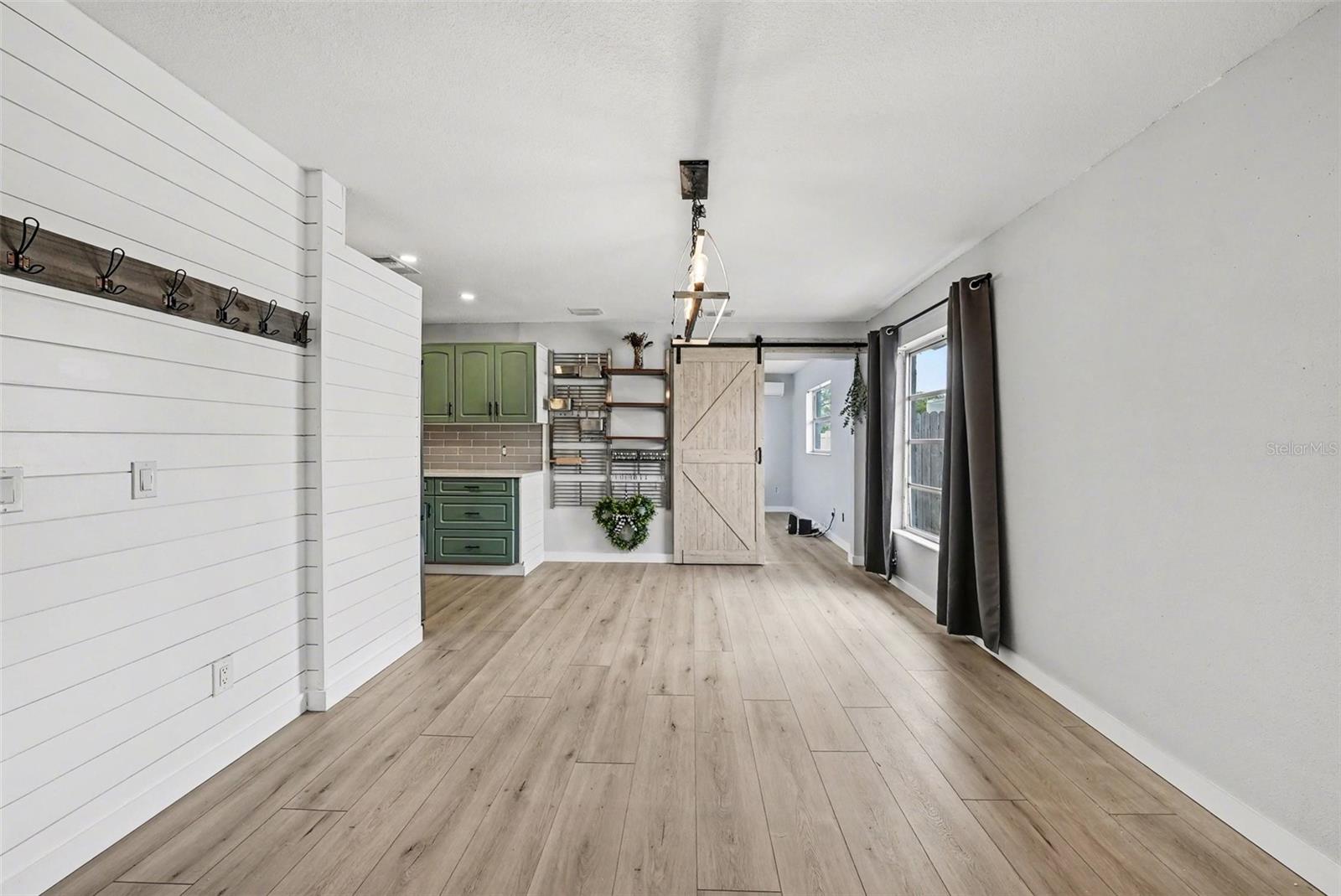 Image 18 of 30 For 1810 Driftwood Circle S