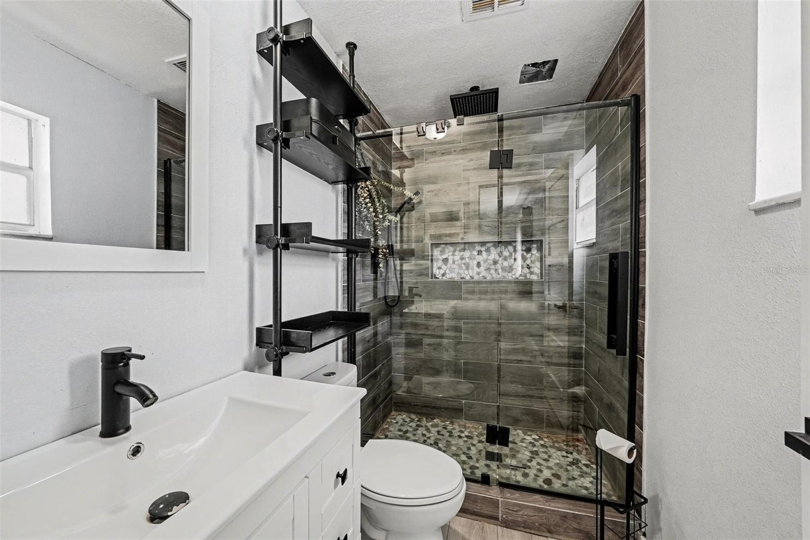 Image 23 of 30 For 1810 Driftwood Circle S