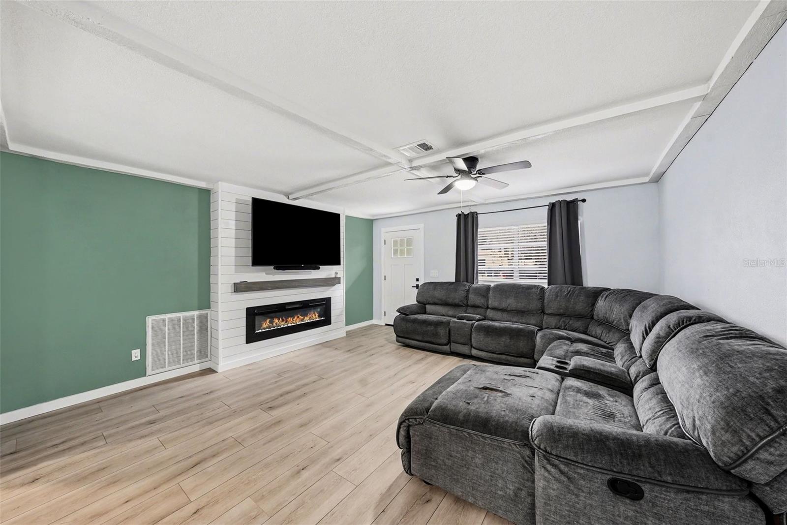 Image 8 of 30 For 1810 Driftwood Circle S