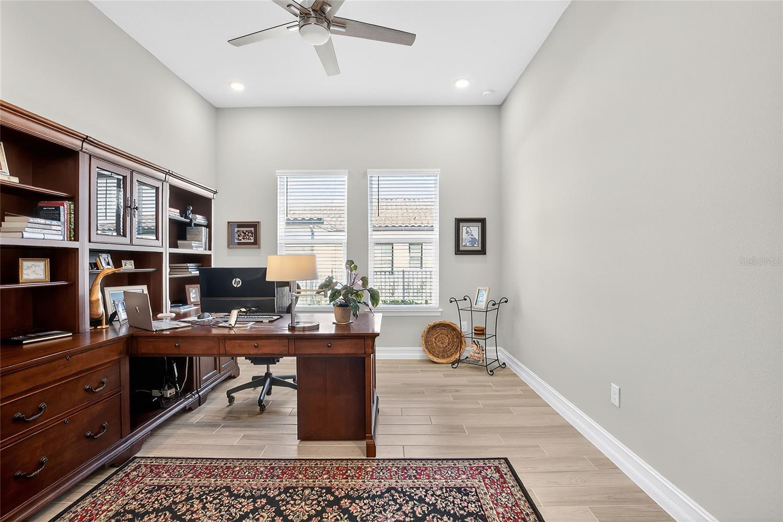 Image 16 of 81 For 17904 Linden Common Court