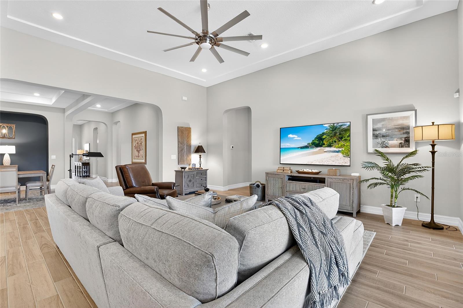 Image 17 of 81 For 17904 Linden Common Court