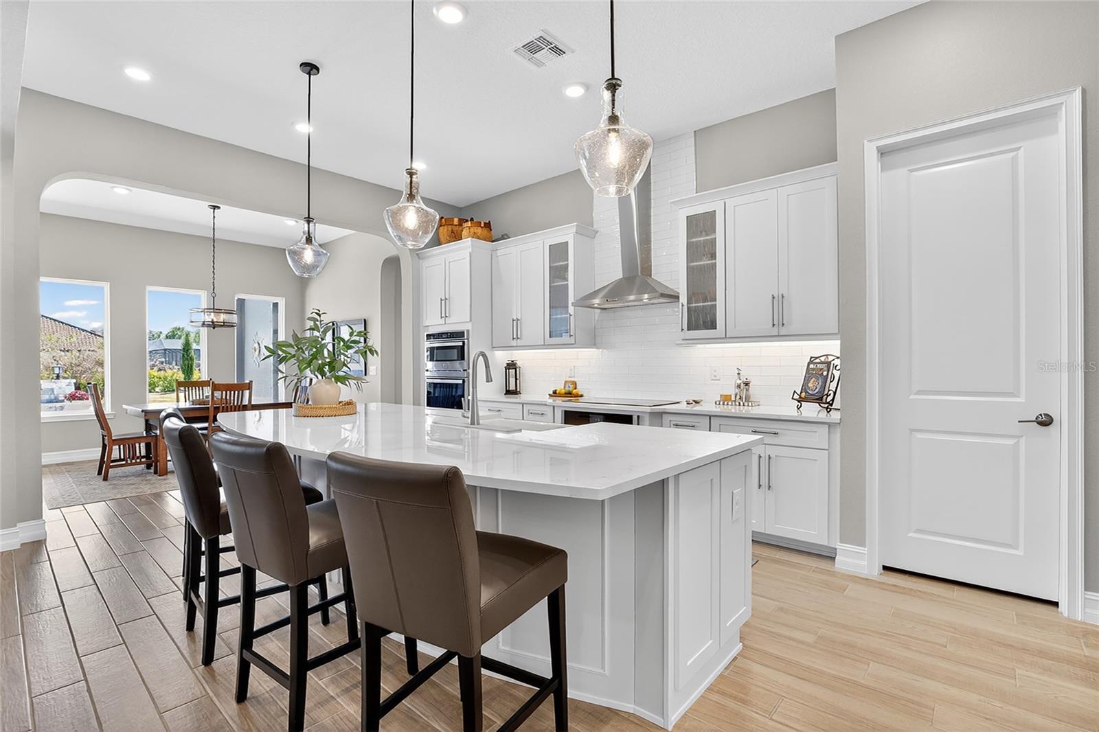 Image 29 of 81 For 17904 Linden Common Court