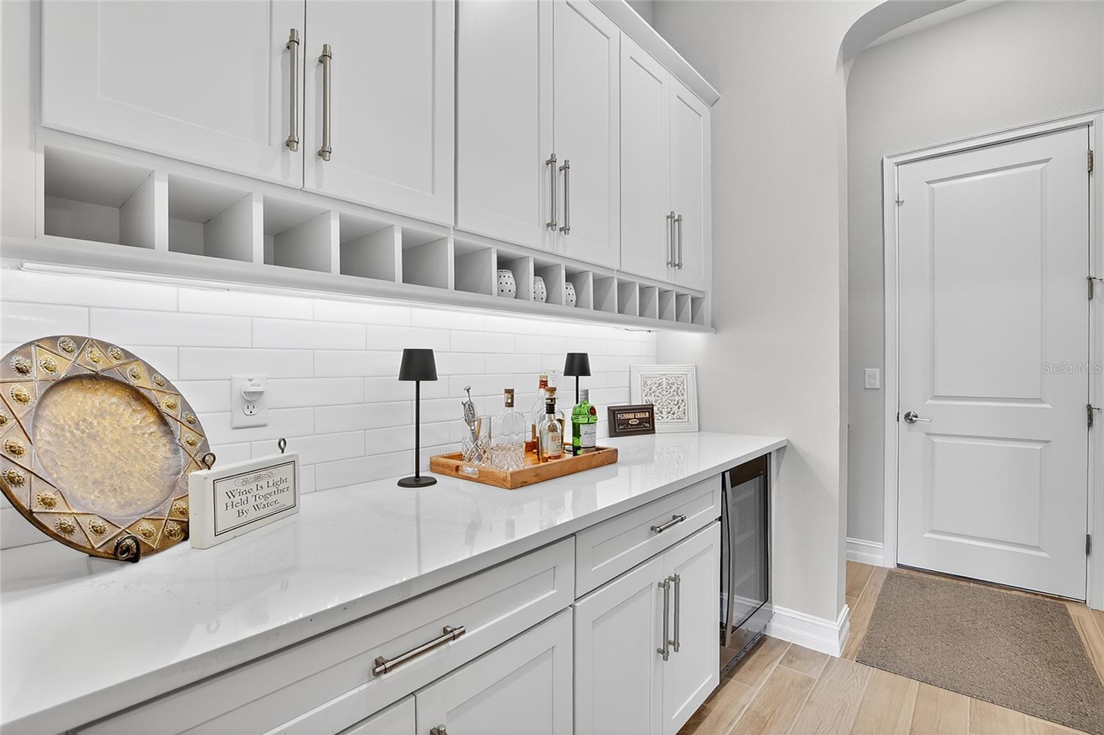 Image 33 of 81 For 17904 Linden Common Court