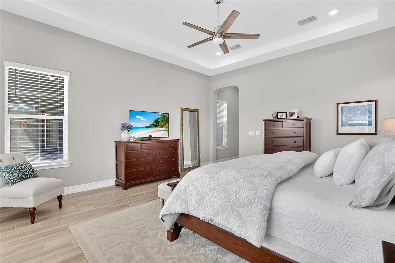 Image 36 of 81 For 17904 Linden Common Court