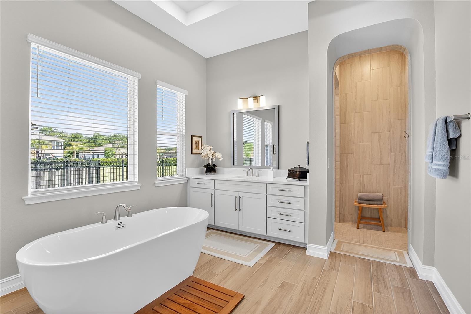 Image 42 of 81 For 17904 Linden Common Court