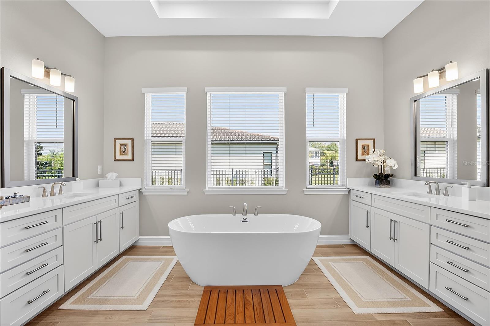 Image 43 of 81 For 17904 Linden Common Court