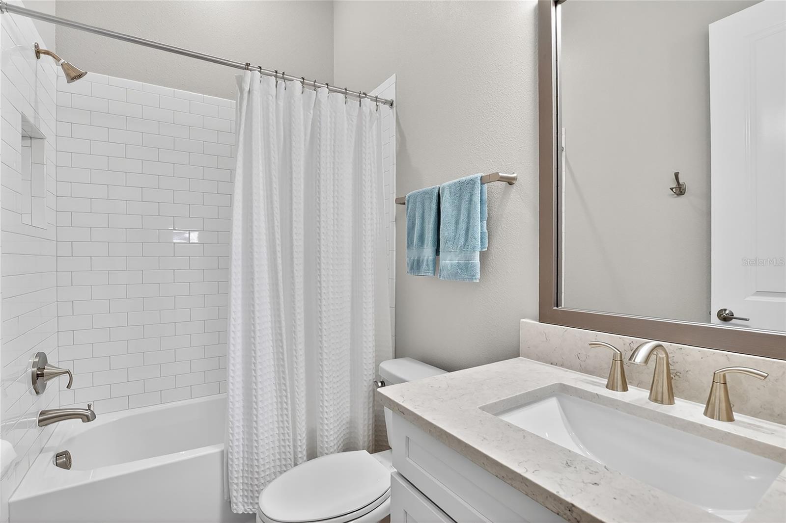 Image 44 of 81 For 17904 Linden Common Court