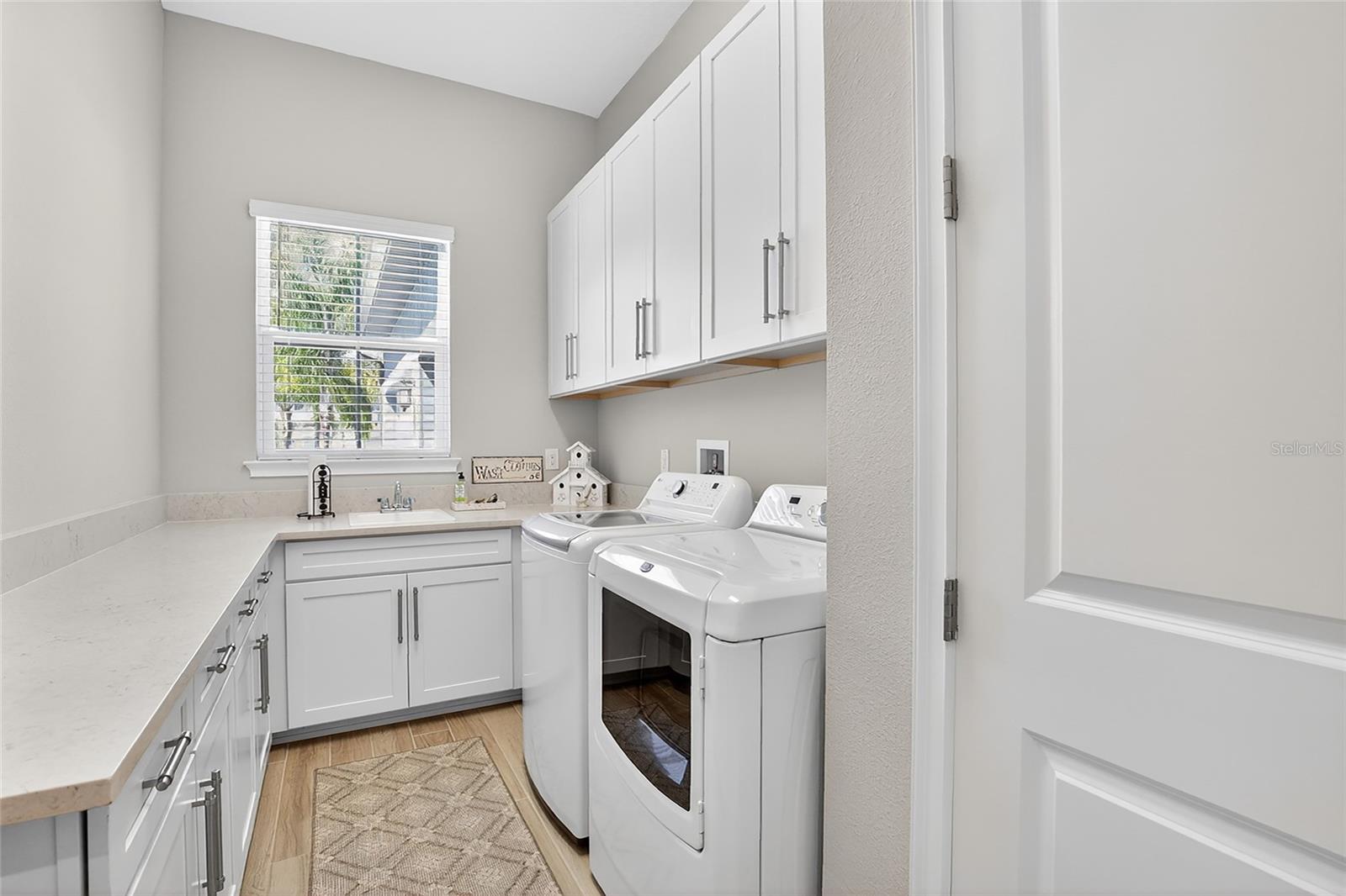 Image 51 of 81 For 17904 Linden Common Court