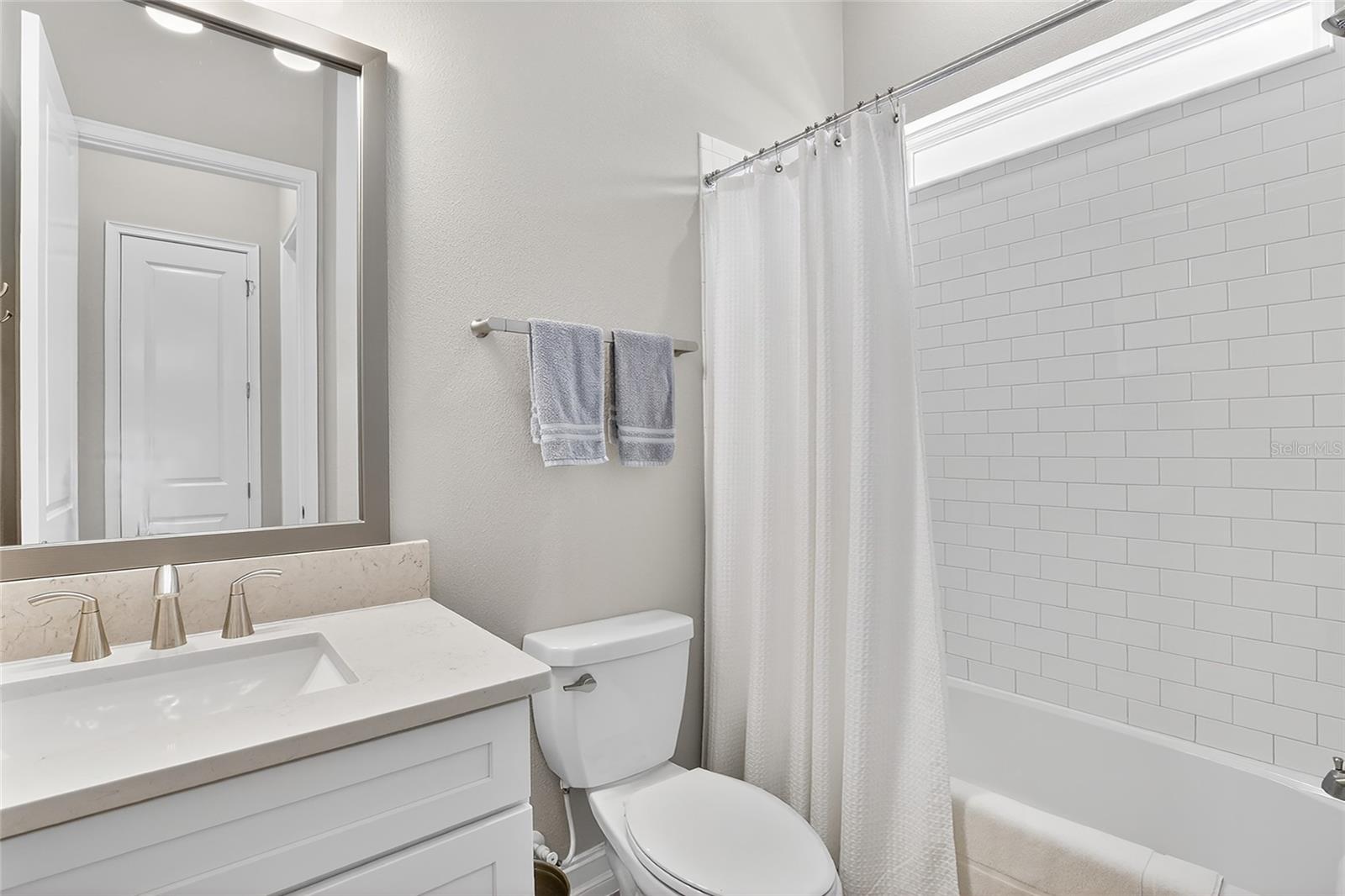 Image 52 of 81 For 17904 Linden Common Court