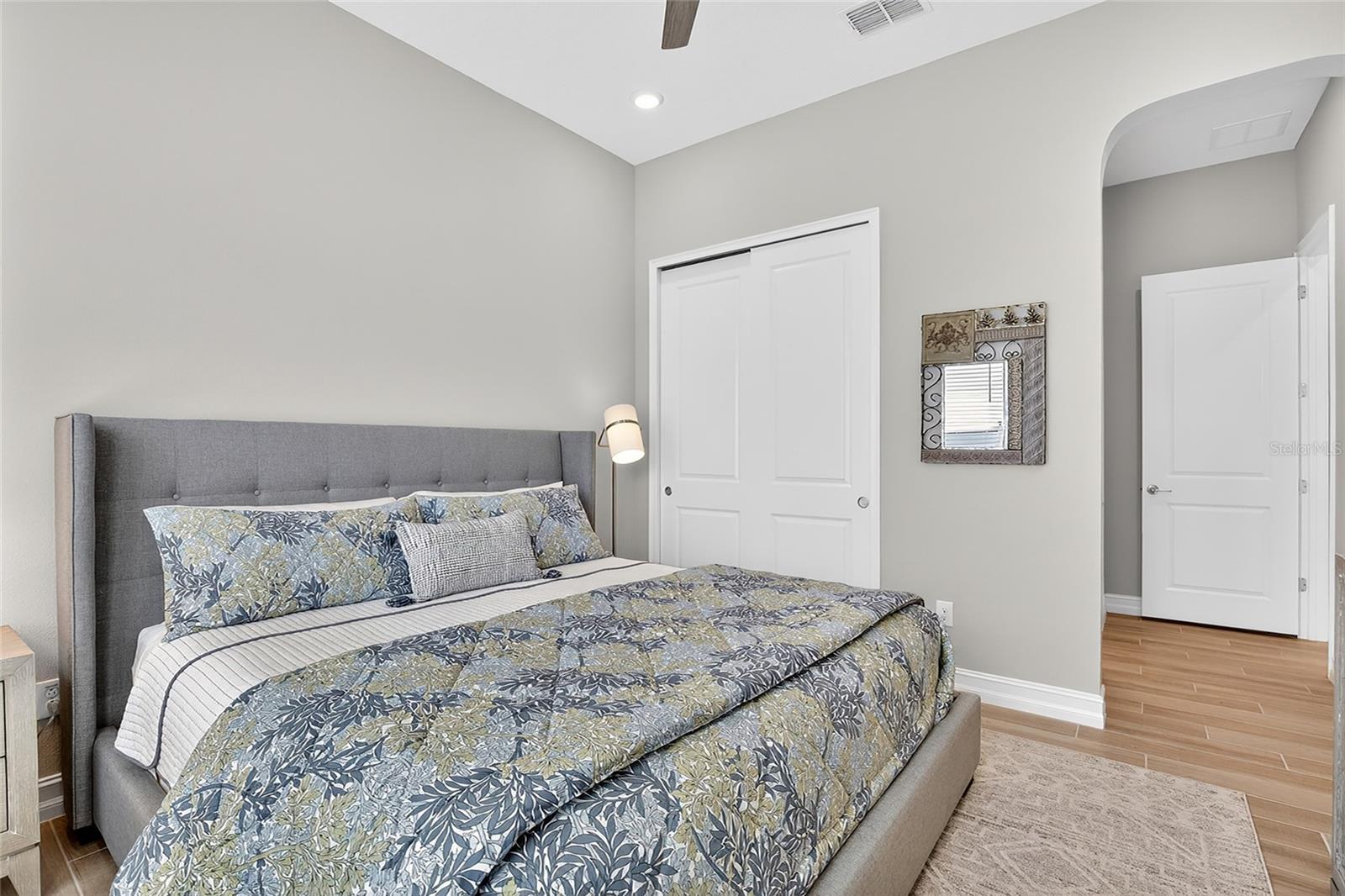 Image 53 of 81 For 17904 Linden Common Court