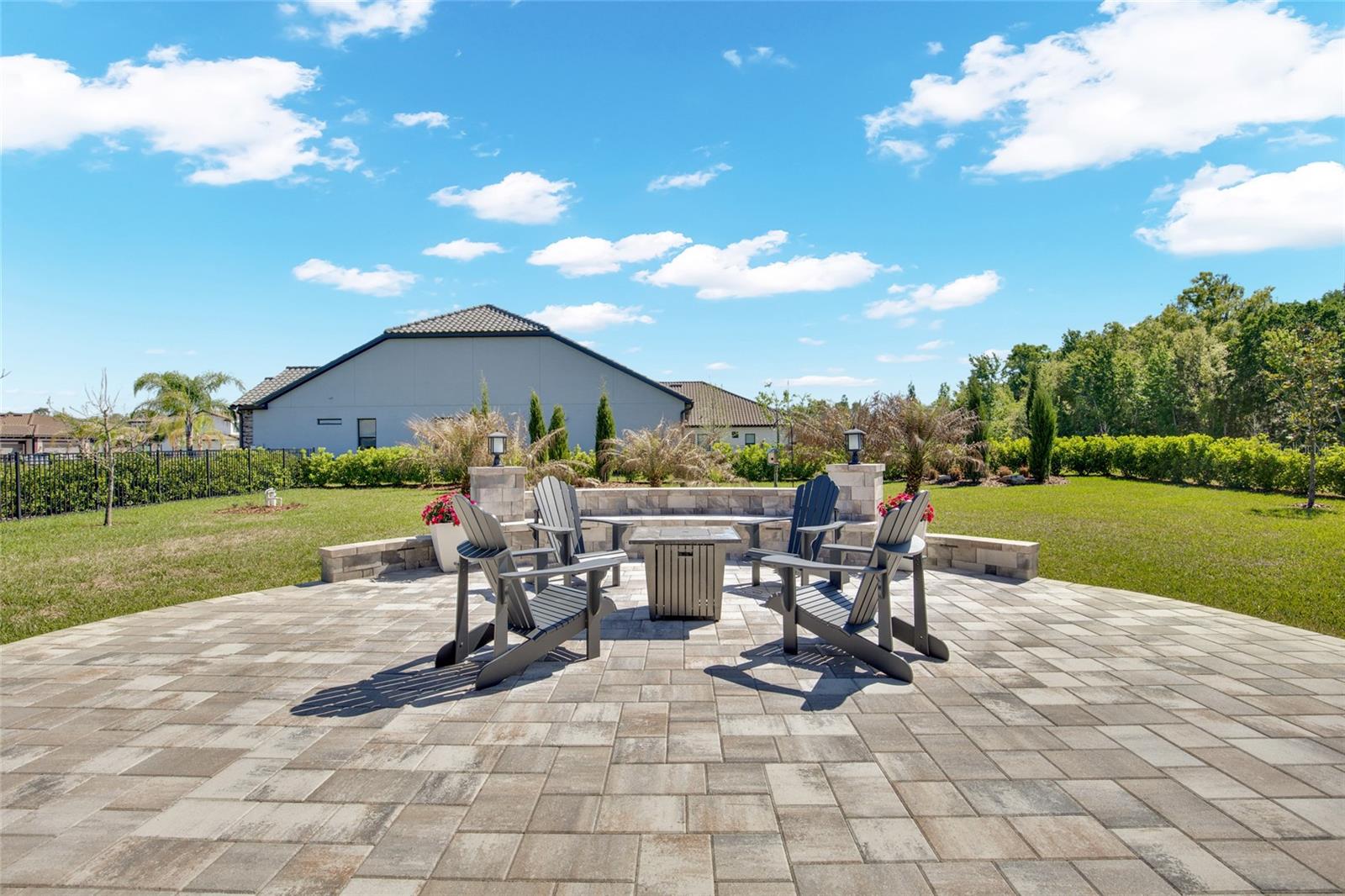 Image 64 of 81 For 17904 Linden Common Court