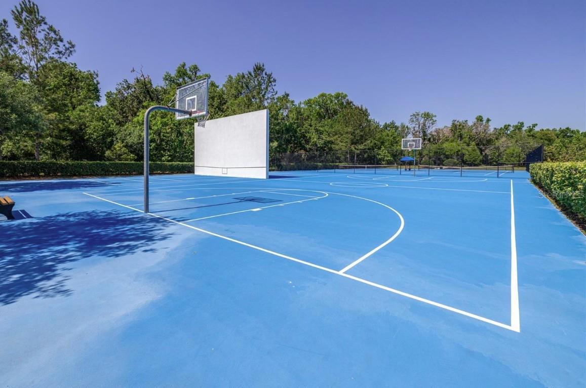 Image 76 of 81 For 17904 Linden Common Court