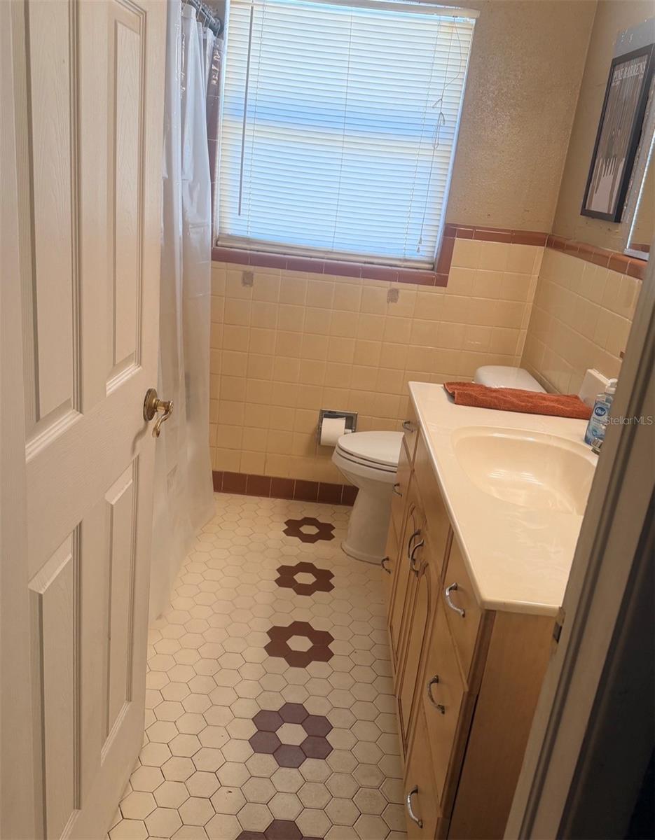 Image 5 of 8 For 704 Brookside Drive