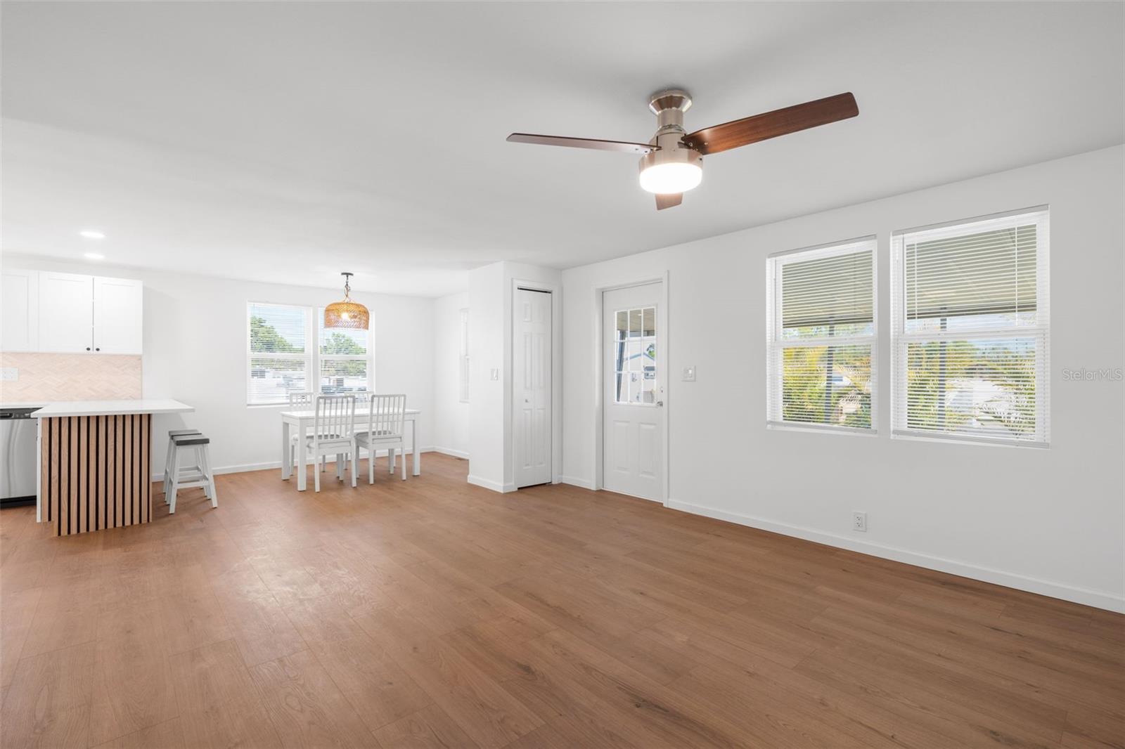 Image 10 of 27 For 7271 Mount Arlington Drive Ne 430