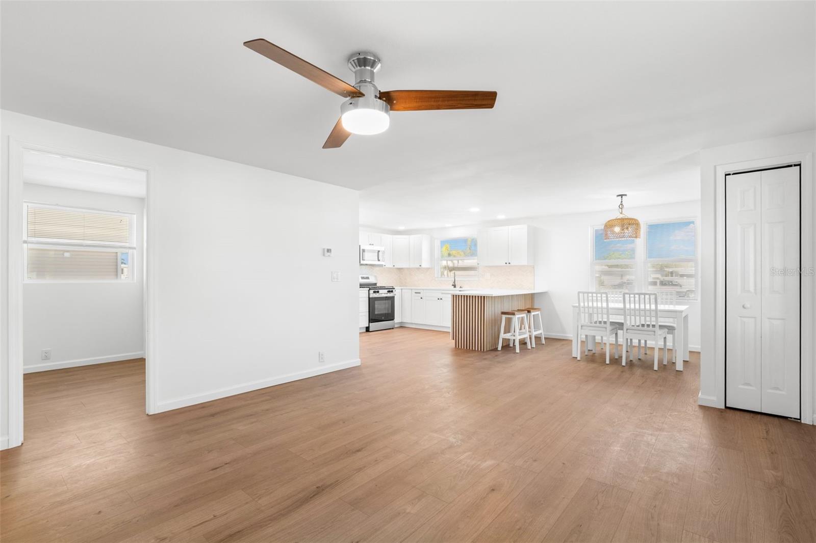 Image 12 of 27 For 7271 Mount Arlington Drive Ne 430