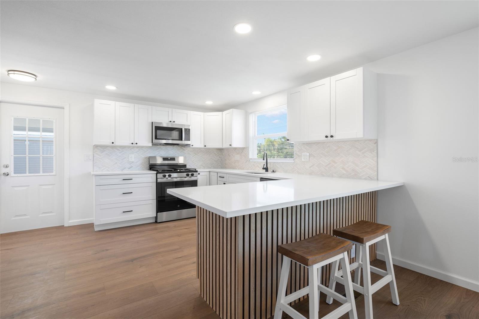 Image 3 of 27 For 7271 Mount Arlington Drive Ne 430