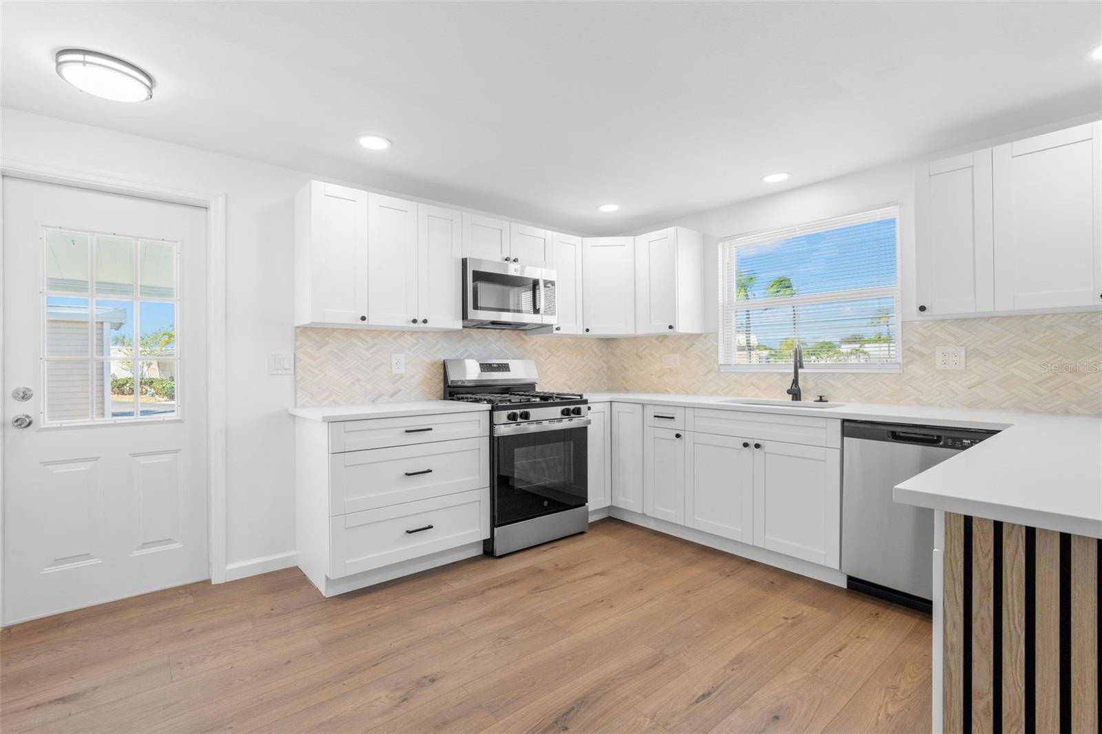 Image 4 of 27 For 7271 Mount Arlington Drive Ne 430