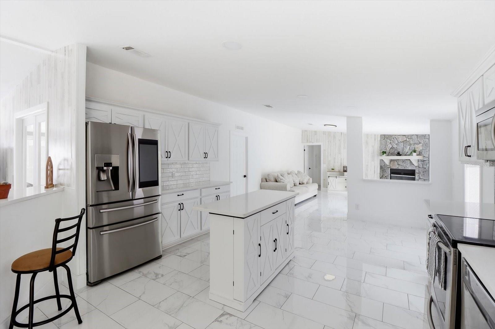 Image 11 of 39 For 6915 Arlington Place