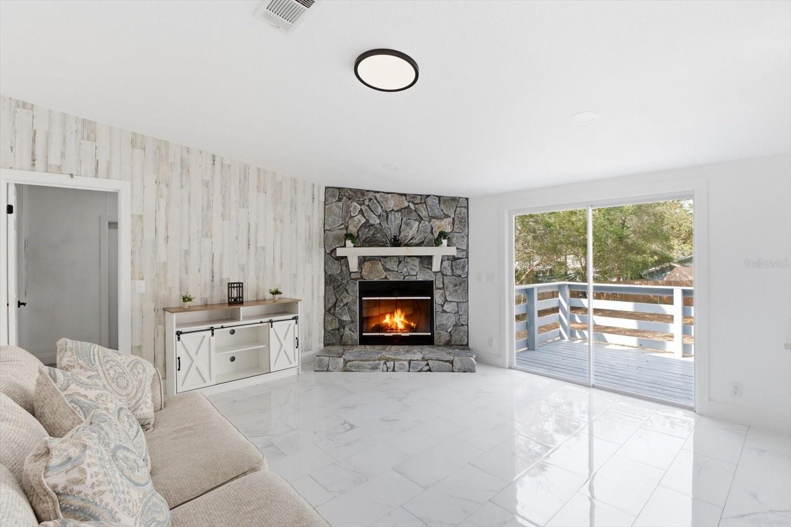 Image 13 of 39 For 6915 Arlington Place