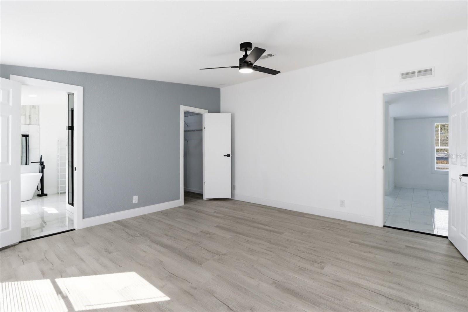 Image 17 of 39 For 6915 Arlington Place