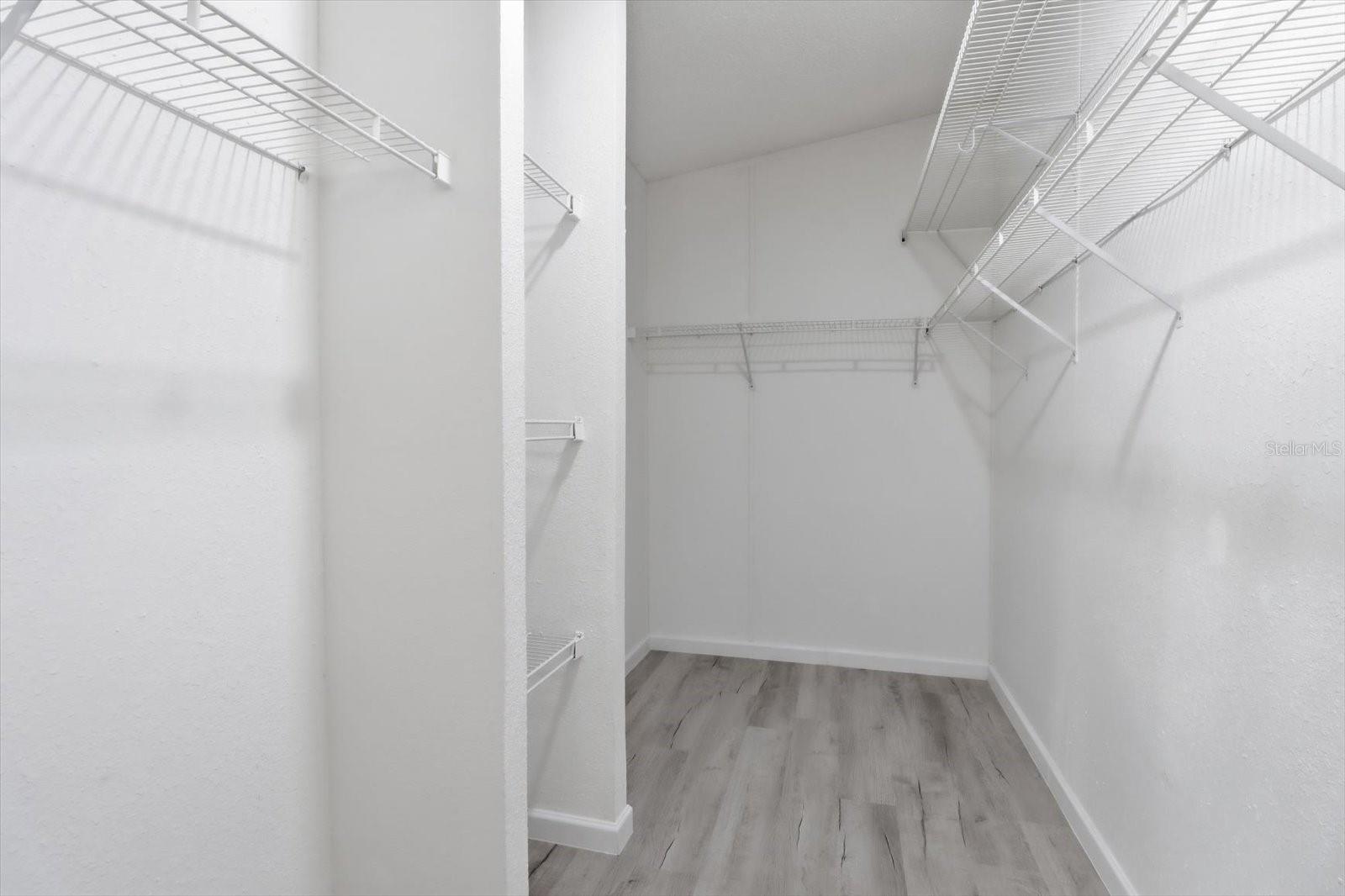 Image 19 of 39 For 6915 Arlington Place