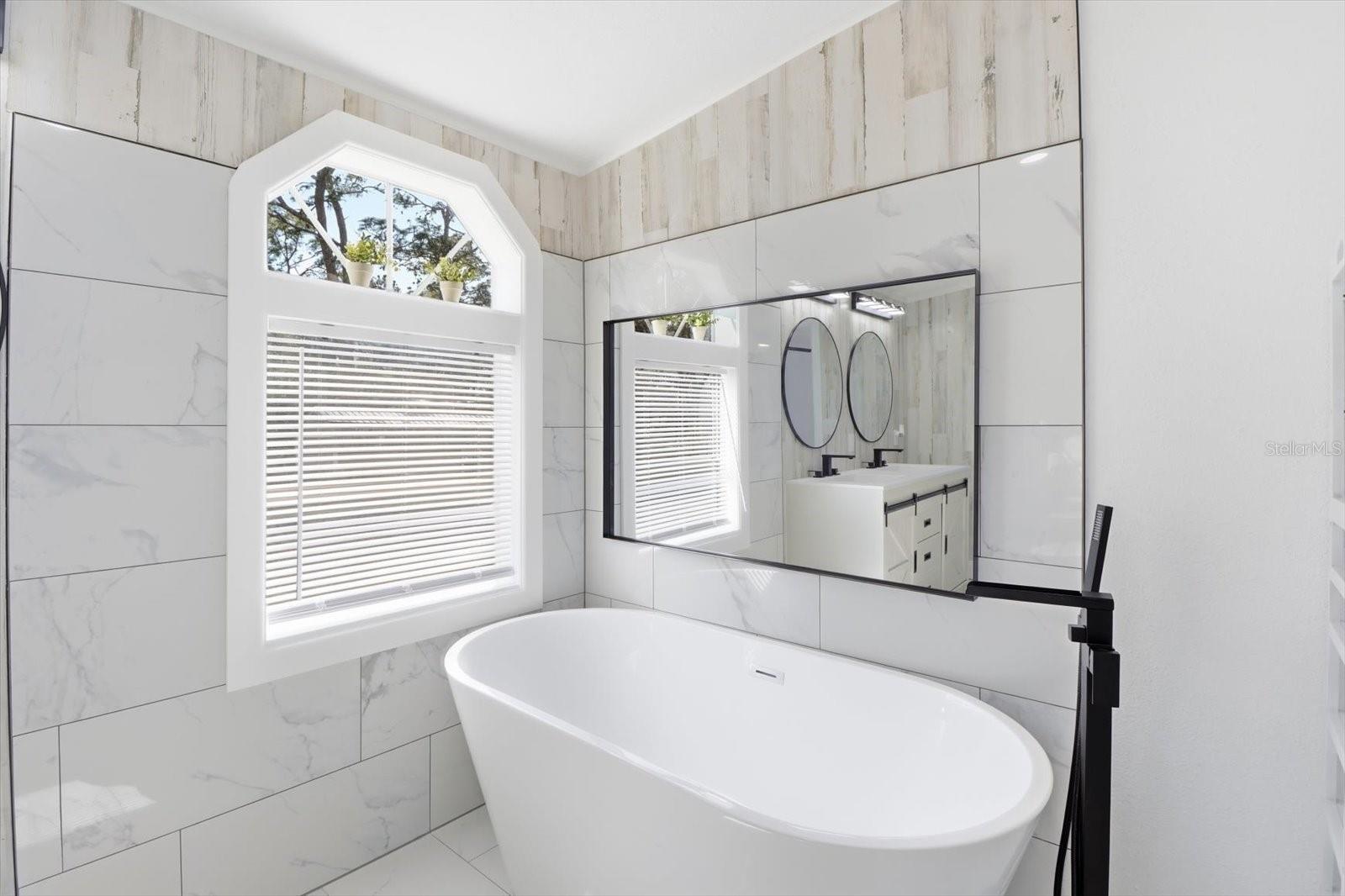 Image 21 of 39 For 6915 Arlington Place