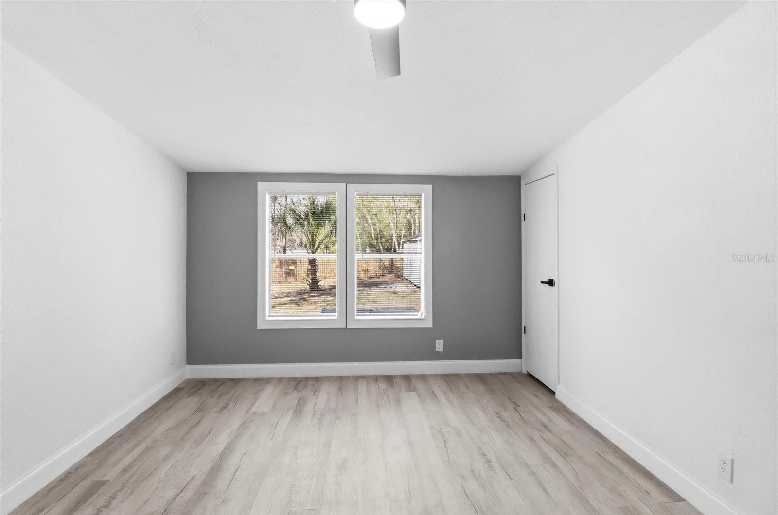 Image 23 of 39 For 6915 Arlington Place