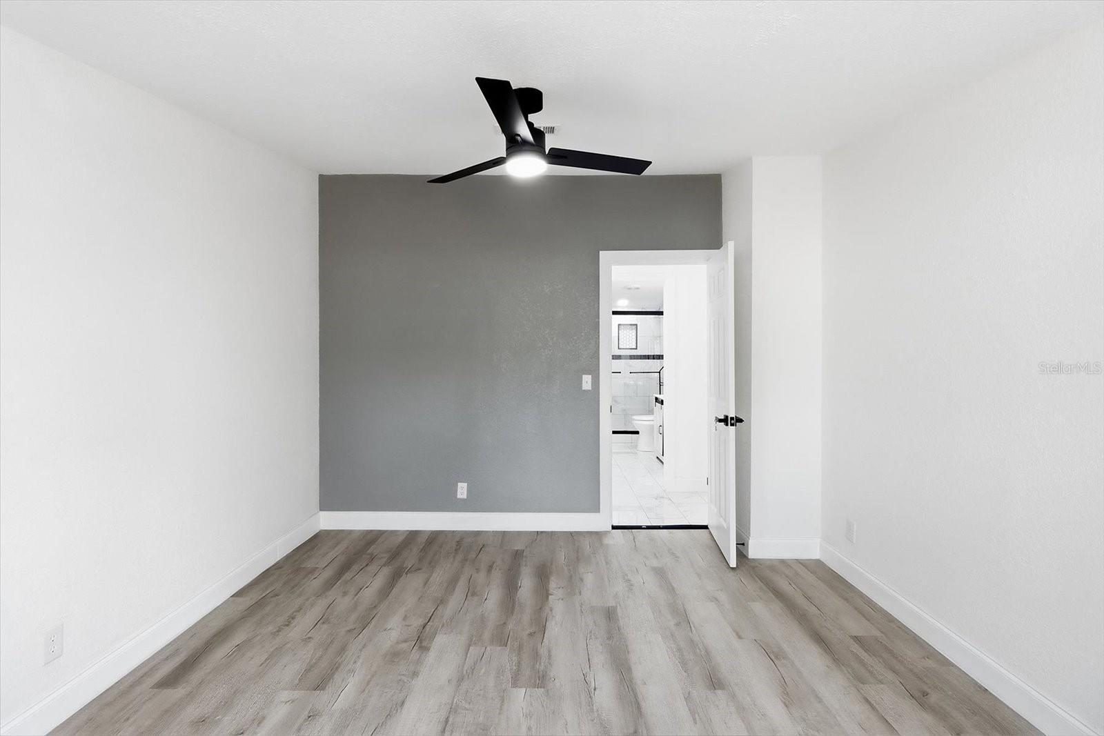 Image 24 of 39 For 6915 Arlington Place