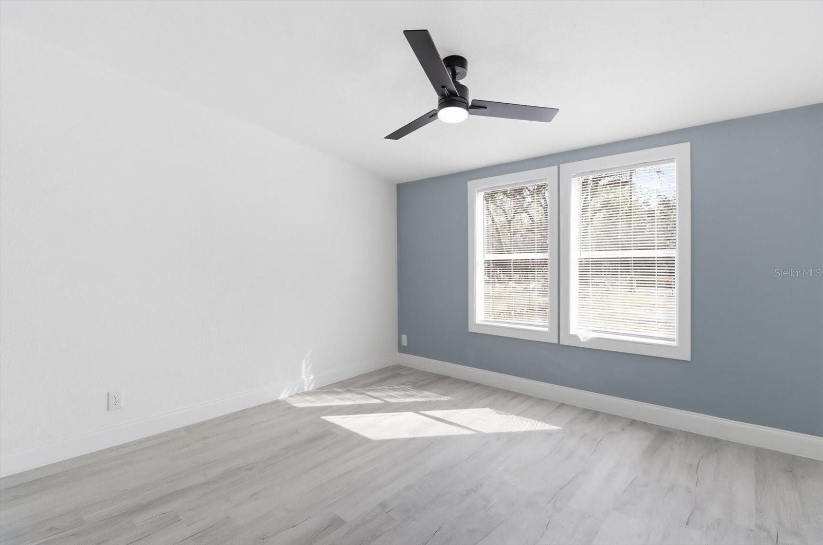 Image 27 of 39 For 6915 Arlington Place