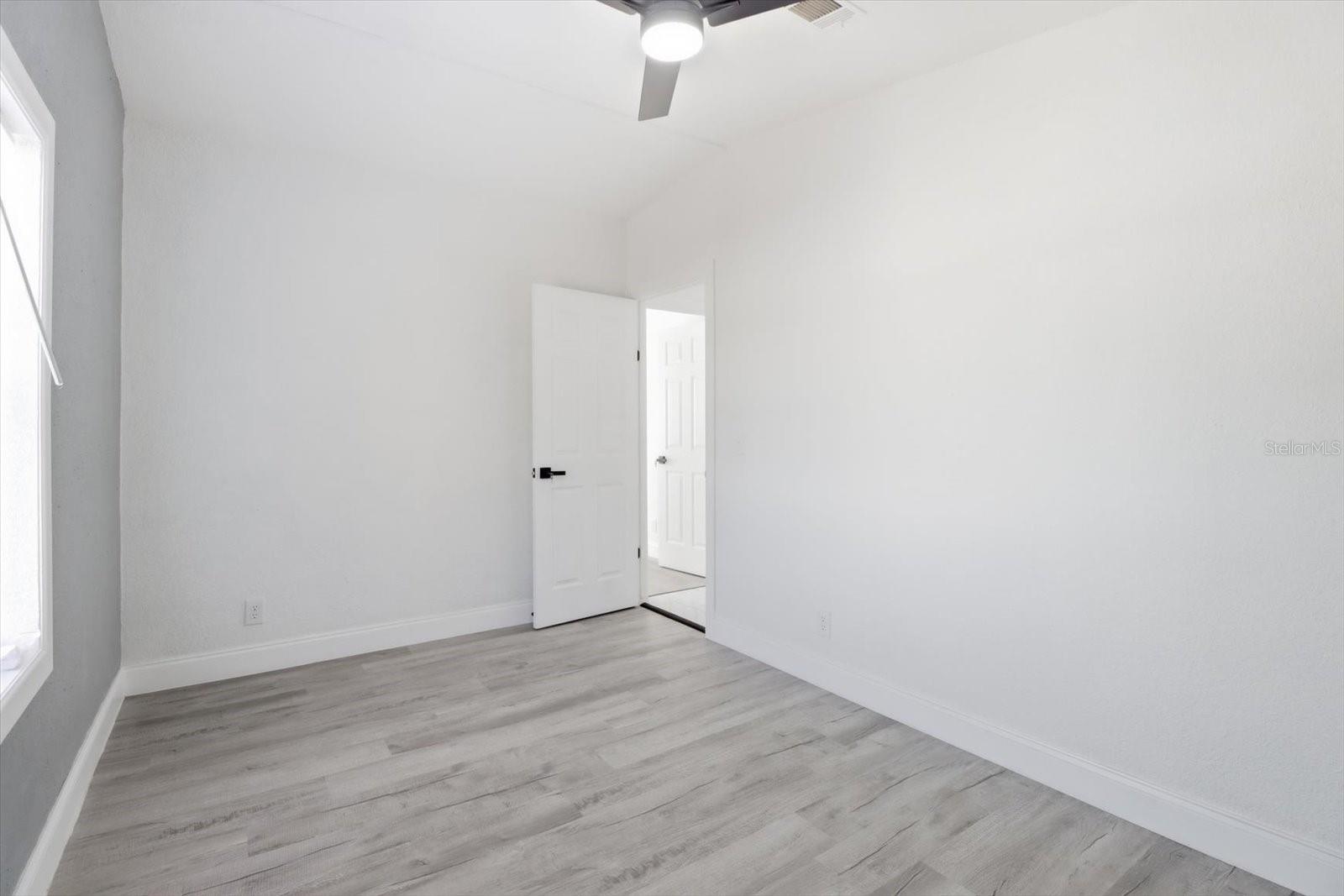 Image 30 of 39 For 6915 Arlington Place